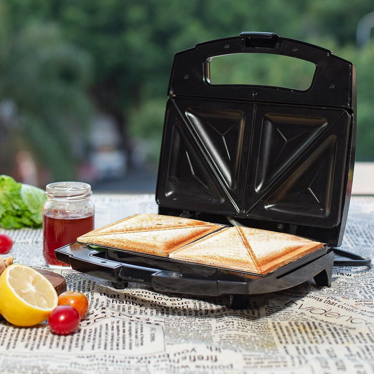 Tosti-ijzer - Aigi Limo - Sandwichmaker - CoolTouch Hendel - Zwart/Zilver